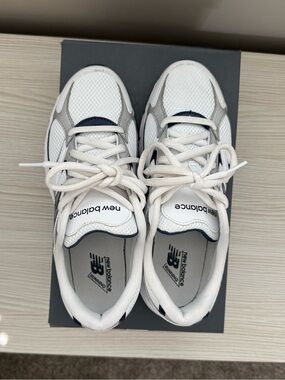 New Balance White & Navy Athletic Mesh Sneakers